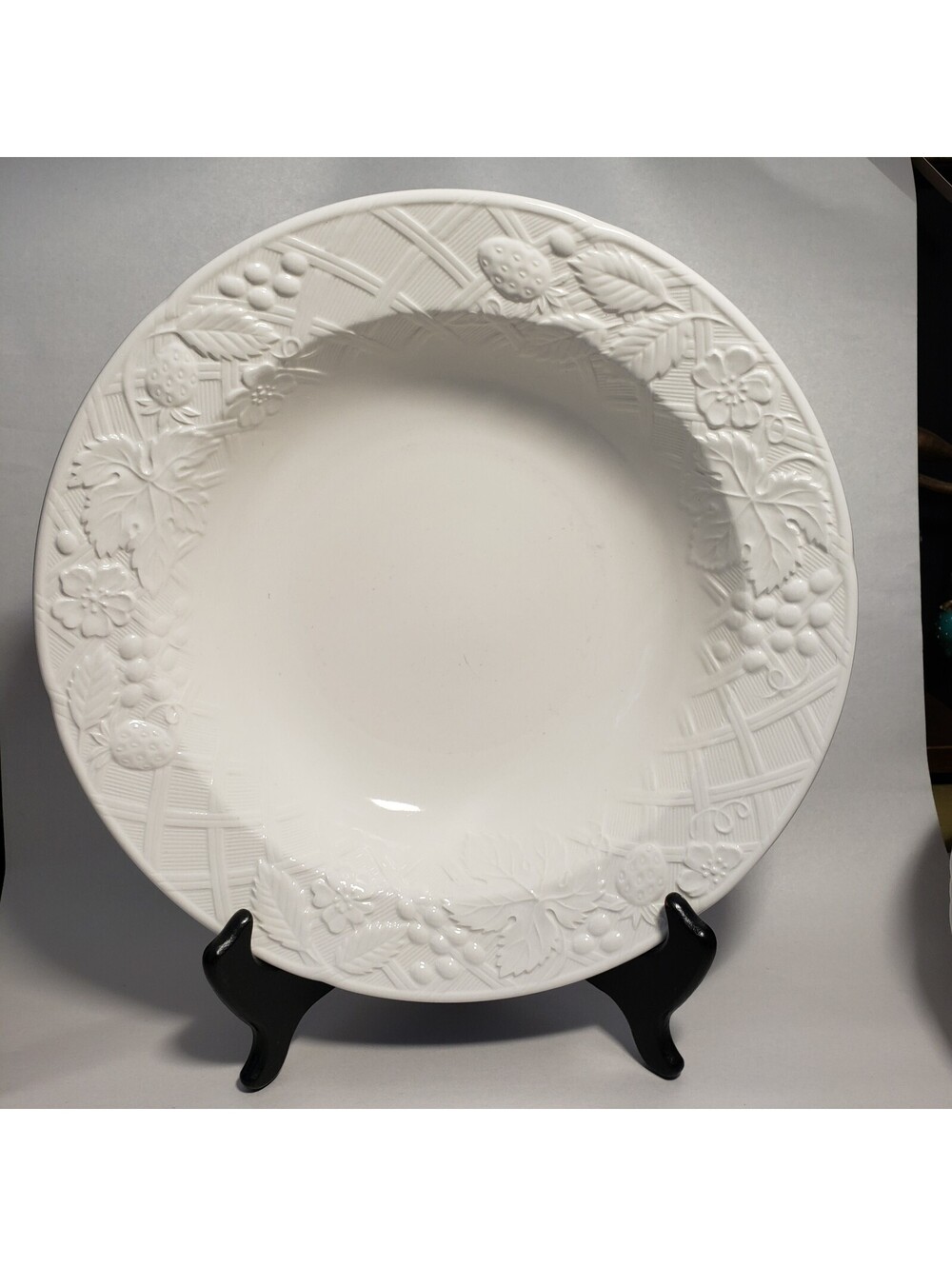 Mikasa English Countryside 10 1/2" White DP900 Vegetable Serving Bowl  Flat Rim